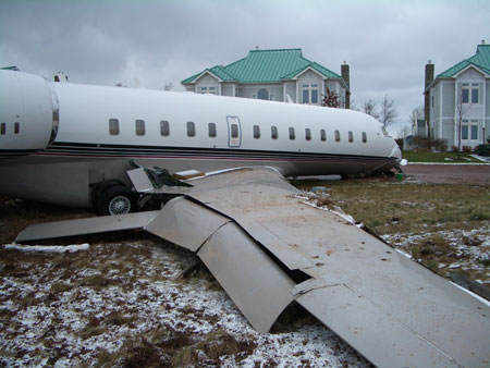 Photo 4. Aircraft damage