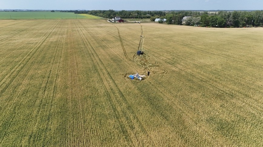 Occurrence aircraft after the collision with terrain near Winnipeg/Lyncrest Aerodrome, Manitoba (Source: TSB)