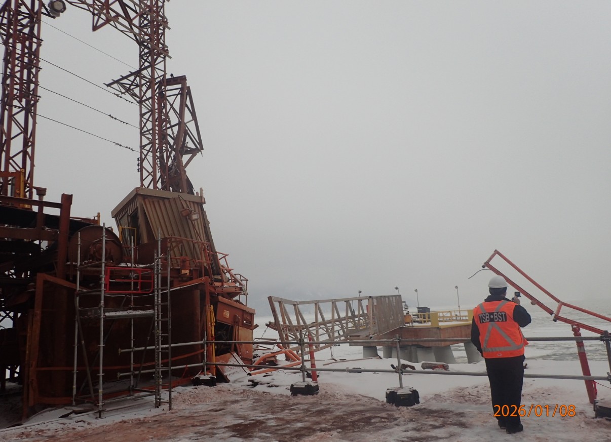 Damage to the wharf (Source : TSB)