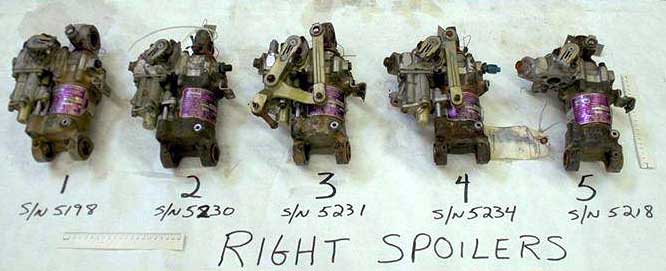 Vérins de commande des déporteurs droits